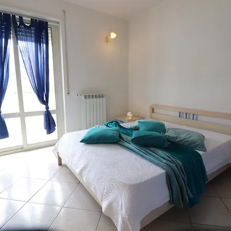 Close To The Historic Old Town - Sabrina Vakantiehuis *